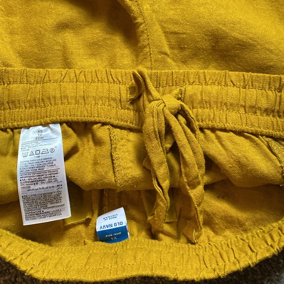 High rise Old Navy shorts - Picture 4 of 4